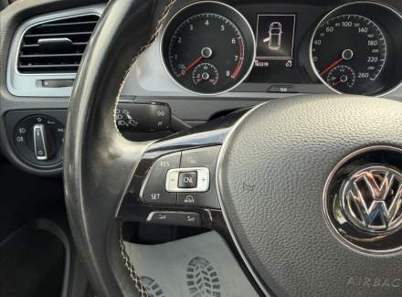 Volkswagen - Golf