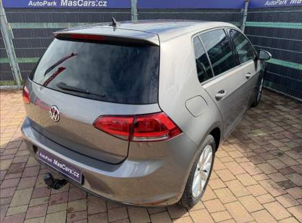 Volkswagen - Golf