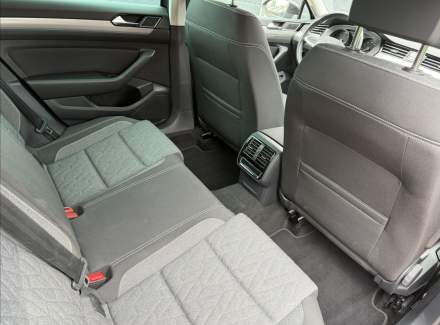 Volkswagen - Passat