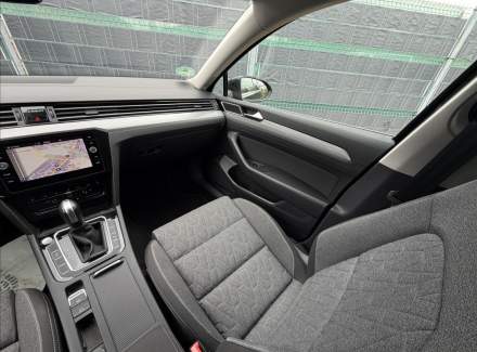 Volkswagen - Passat