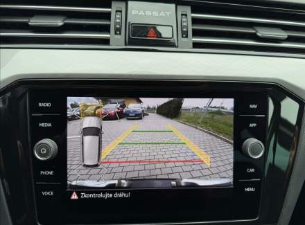 Volkswagen - Passat