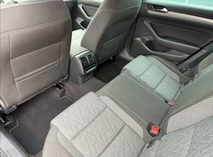 Volkswagen - Passat
