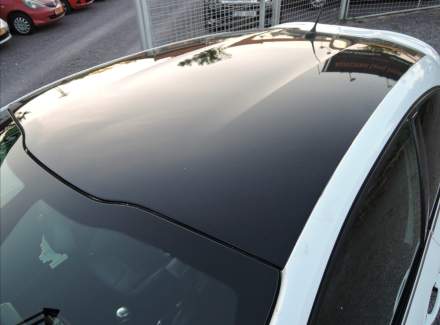 Peugeot - 208