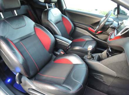 Peugeot - 208