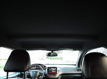 Peugeot - 208