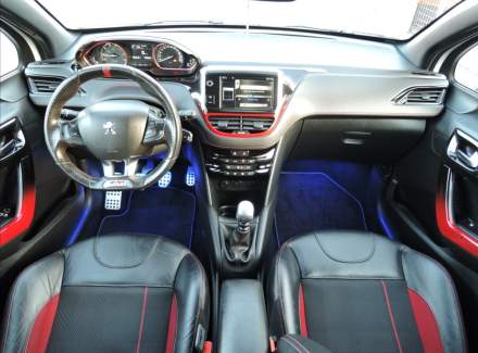 Peugeot - 208