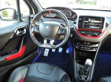 Peugeot - 208
