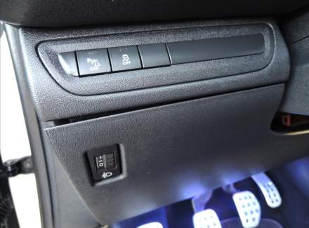 Peugeot - 208