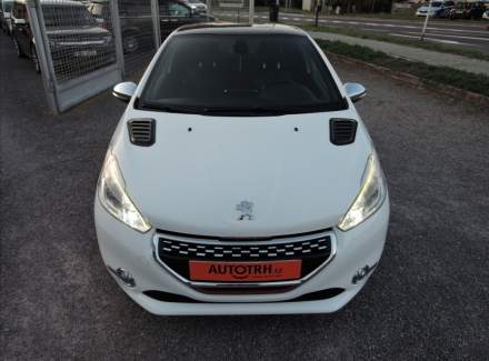 Peugeot - 208