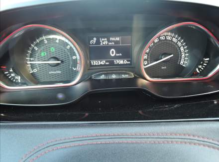 Peugeot - 208