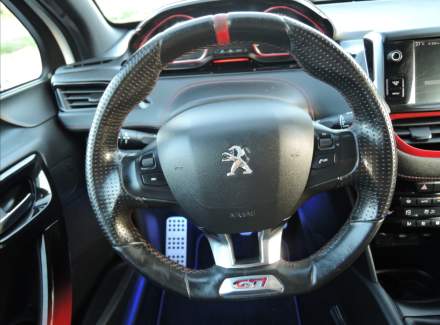 Peugeot - 208