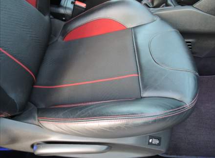 Peugeot - 208