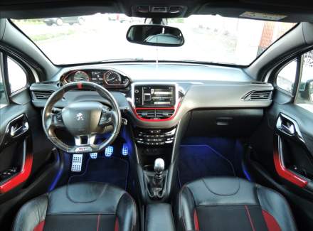 Peugeot - 208