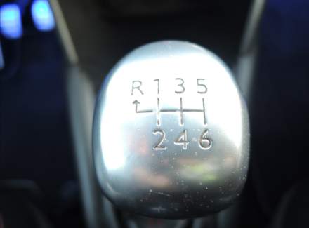 Peugeot - 208