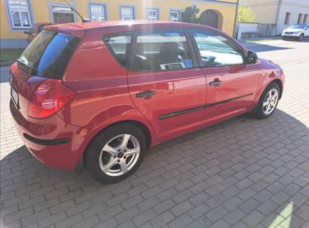 Kia - Cee'd