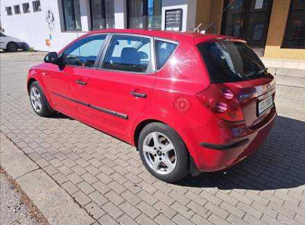 Kia - Cee'd