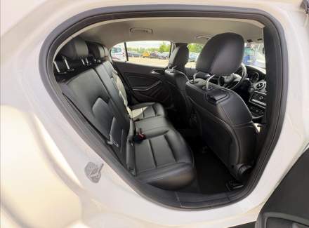 Mercedes-Benz - GLA