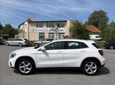 Mercedes-Benz - GLA