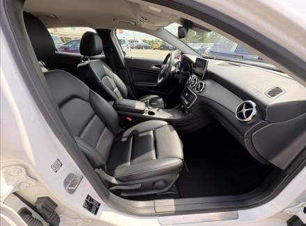 Mercedes-Benz - GLA