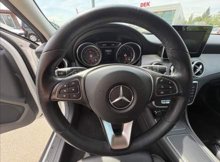 Mercedes-Benz - GLA