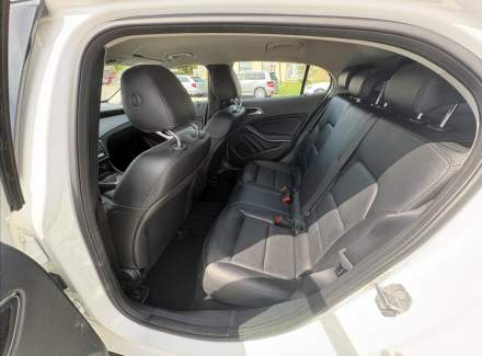 Mercedes-Benz - GLA