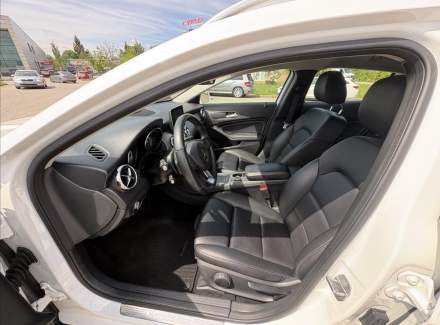 Mercedes-Benz - GLA