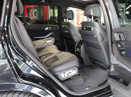 BMW - X7