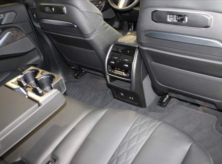 BMW - X7
