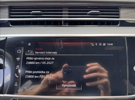 Audi - A8