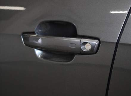 Audi - Q2