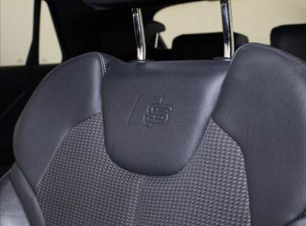 Audi - Q2