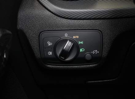 Audi - Q2