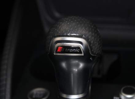 Audi - Q2