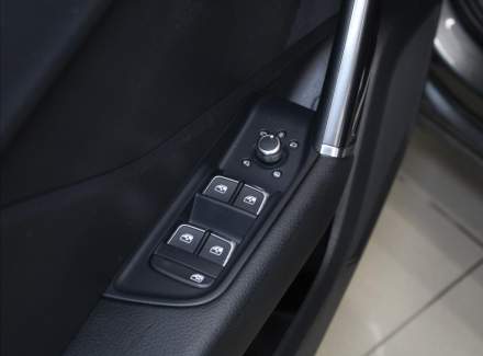 Audi - Q2