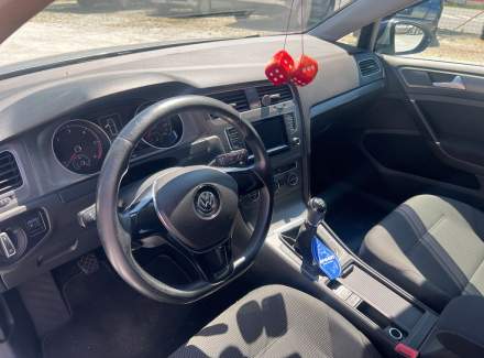 Volkswagen - Golf
