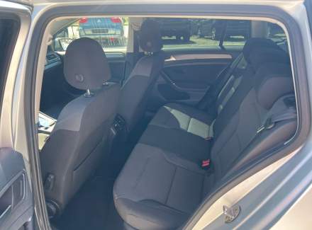 Volkswagen - Golf