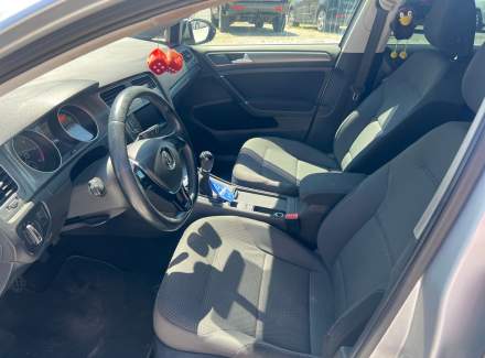 Volkswagen - Golf