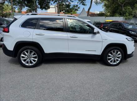 Jeep - Cherokee