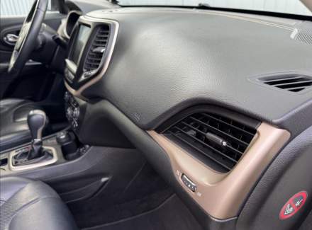 Jeep - Cherokee