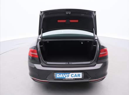 Volkswagen - Passat
