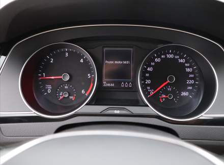Volkswagen - Passat
