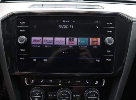 Volkswagen - Passat
