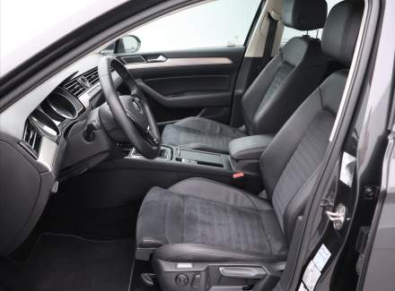 Volkswagen - Passat
