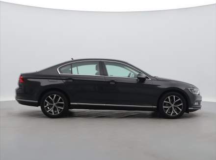 Volkswagen - Passat
