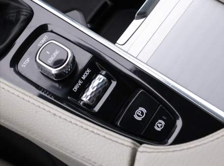 Volvo - XC90