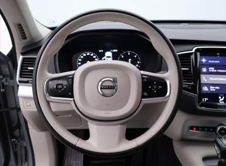 Volvo - XC90