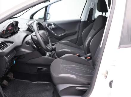 Peugeot - 208