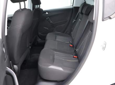 Peugeot - 208