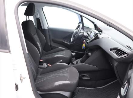 Peugeot - 208