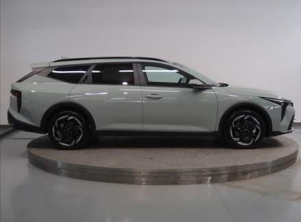 Kia - K4